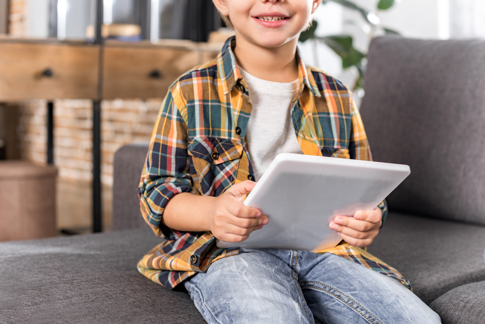 Quais cuidados devemos tomar com nossos filhos na internet?