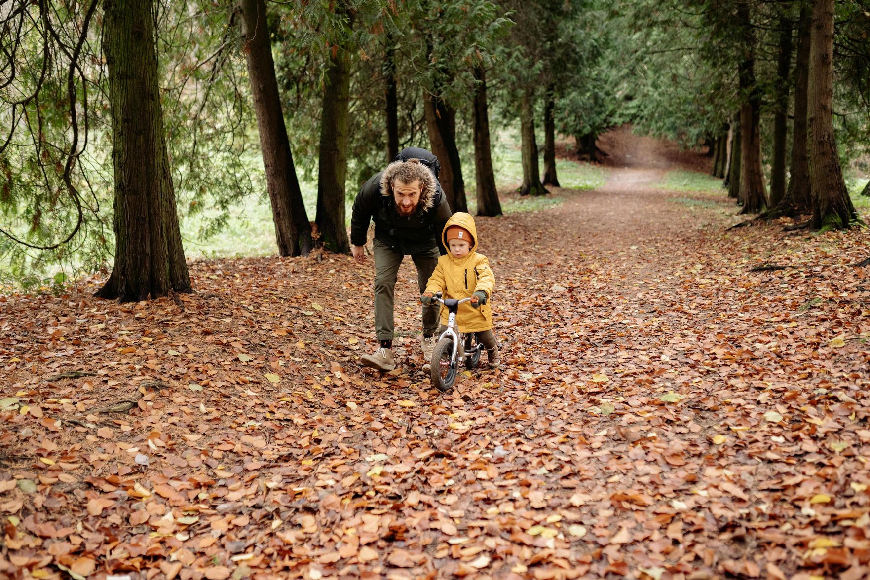 Aventuras em Família: Dicas de Ciclismo Seguro com Crianças e Pets