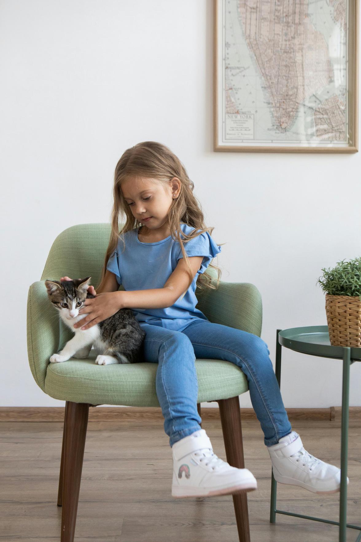 Convivência Harmônica entre Pets e Crianças: Dicas Essenciais para um Lar Seguro e Feliz