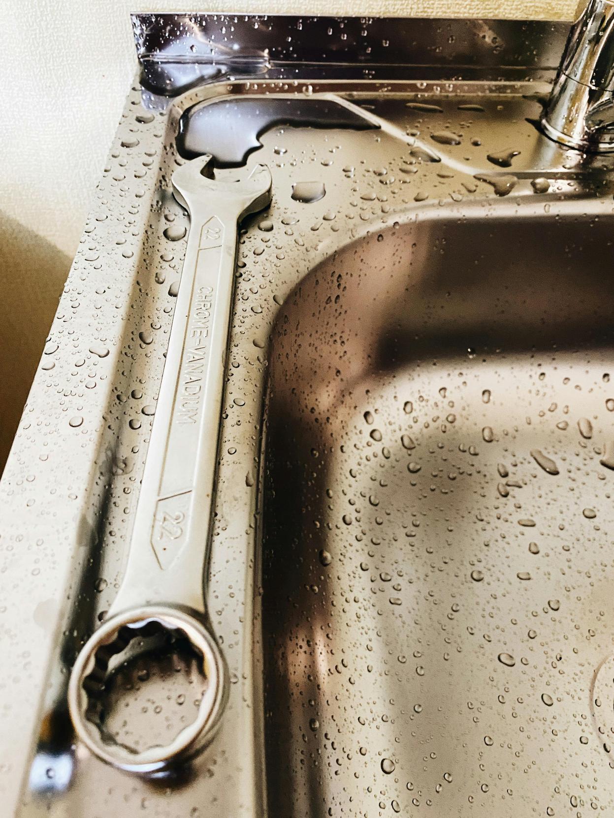 Dicas Essenciais para Identificar e Reparar Vazamentos em Casa e Economizar Água